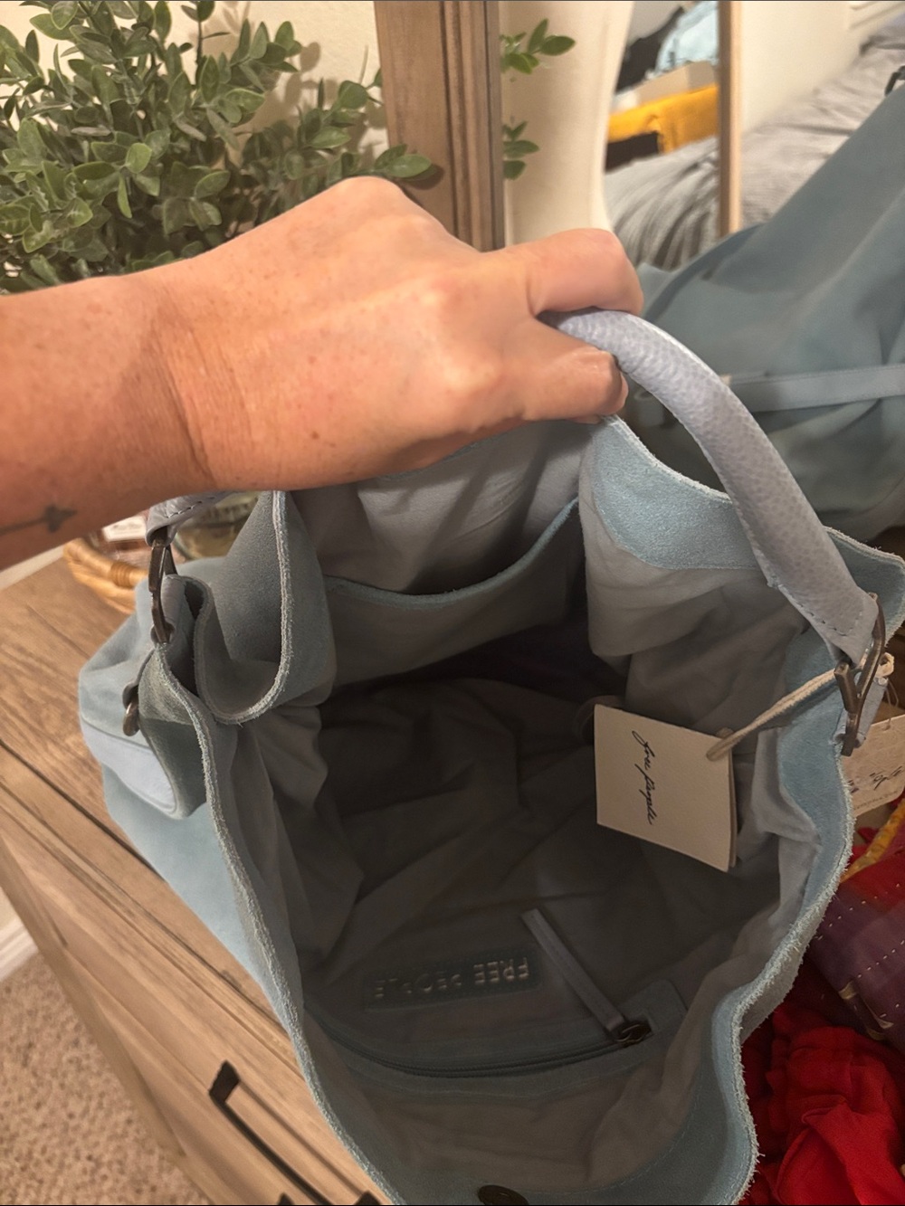 Free People Suzie Suede Slouchy Tote Bag- Salt Water- NWT - Picture 9 of 11
